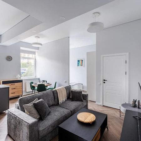 Modern Flat In Old Town Kaunas - Free Parking & Self Check-In Exterior photo