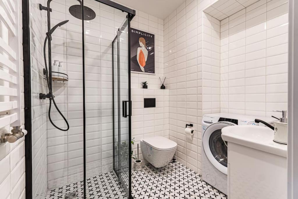 Modern Flat In Old Town Kaunas - Free Parking & Self Check-In Exterior photo