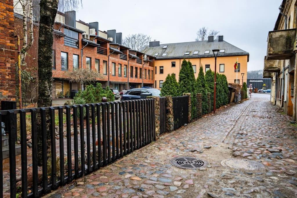 Modern Flat In Old Town Kaunas - Free Parking & Self Check-In Exterior photo