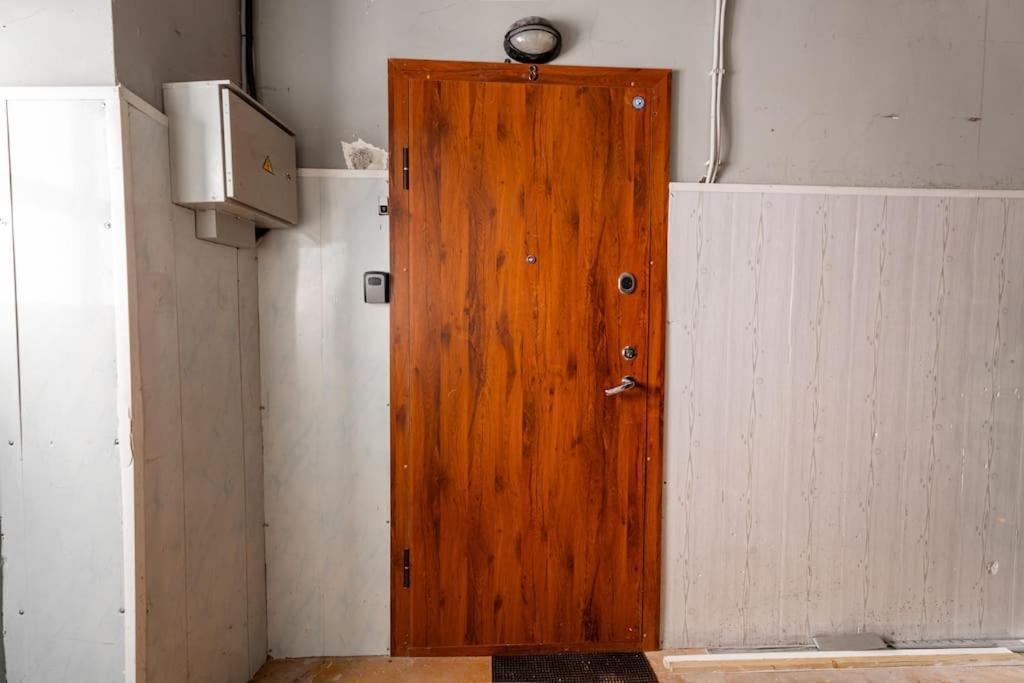 Modern Flat In Old Town Kaunas - Free Parking & Self Check-In Exterior photo